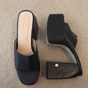 NWOB Azalea Wang Black Platform Sandals
